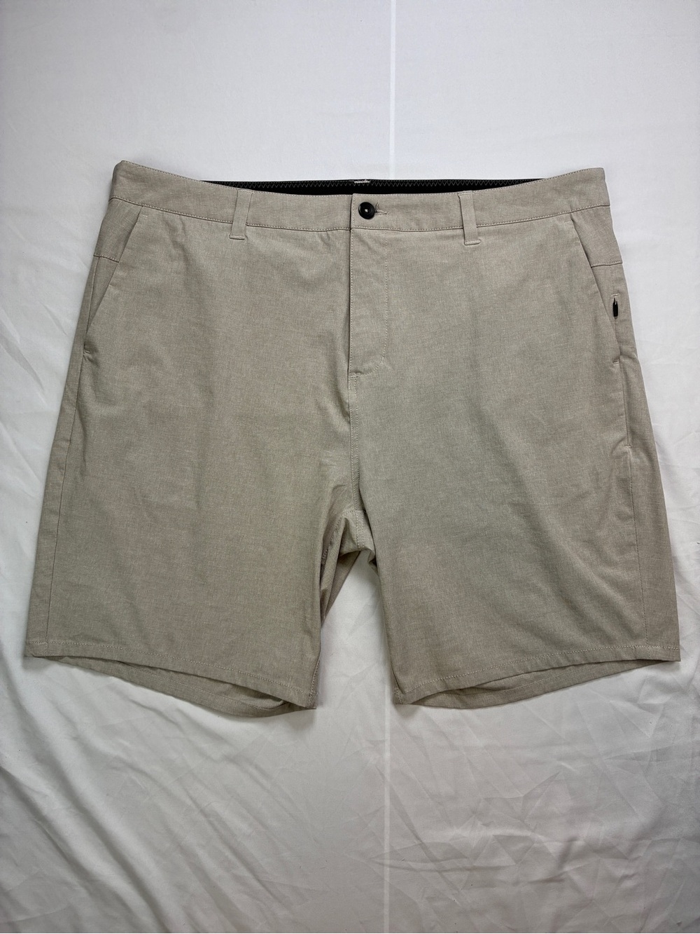 Vuori Aim Shorts Flat-Front Performance